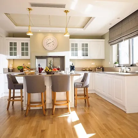 Irida Luxury With Sea View Villa
